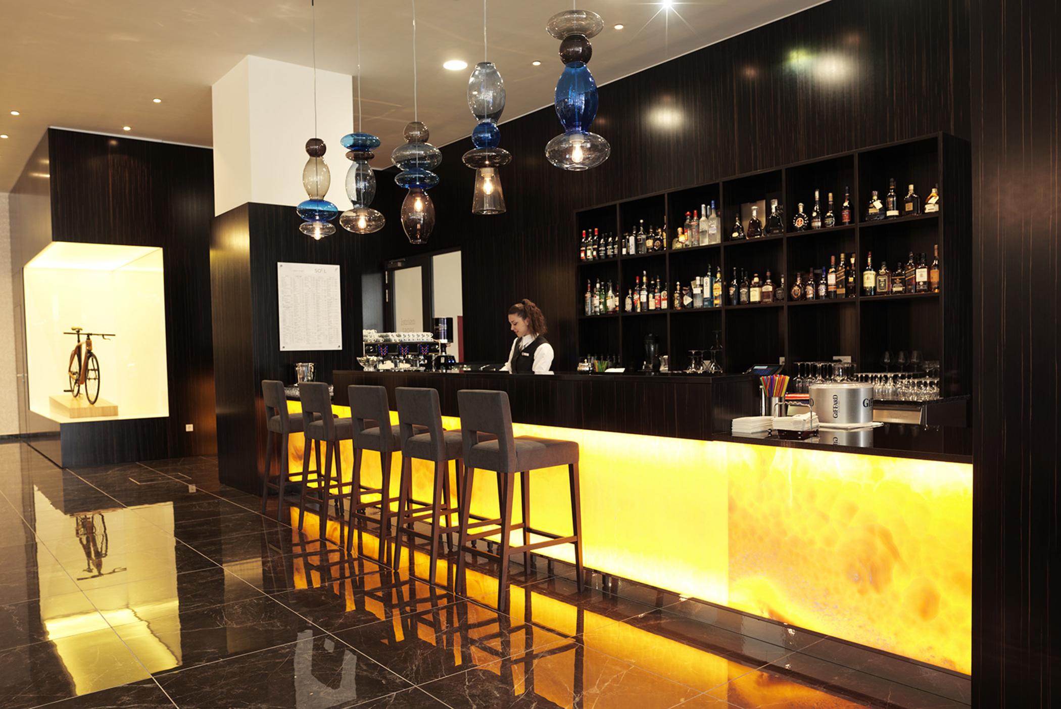 Hotel Slovenija - Terme & Wellness Lifeclass ปอร์โตรอซ ภายนอก รูปภาพ The bar at the lounge
