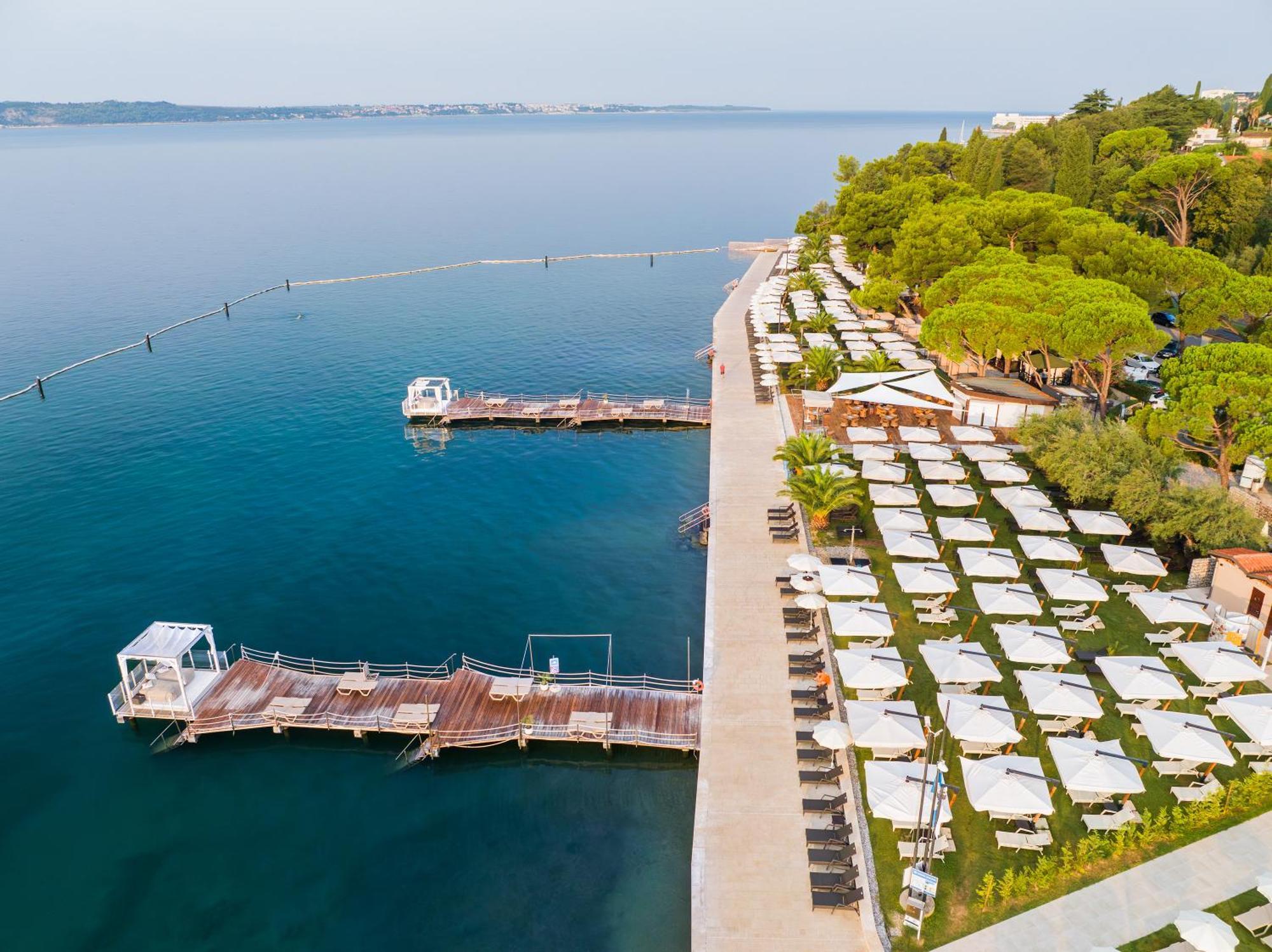 Hotel Slovenija - Terme & Wellness Lifeclass ปอร์โตรอซ ภายนอก รูปภาพ Aerial view of the beach