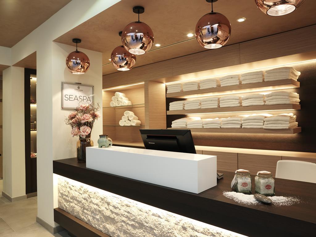 Hotel Slovenija - Terme & Wellness Lifeclass ปอร์โตรอซ ภายนอก รูปภาพ Reception desk at a spa